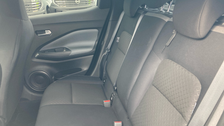 Nissan Juke 1.0 DiG-T 114 N-Connecta 5dr Petrol Hatchback